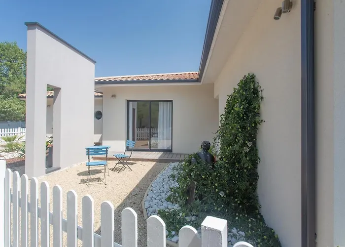 Dune Et Coquelicot Gaillan-en-Médoc